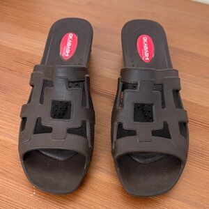 Okabashi Brown Open-Toe Slide Sandals with Geometric Cutouts